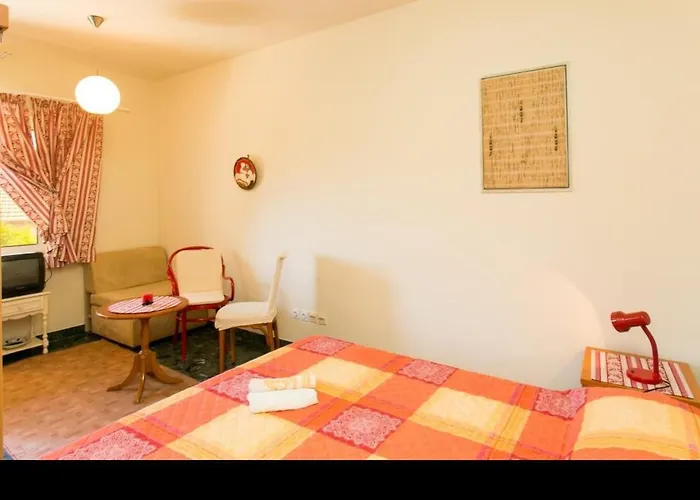 Apartments Elelu - Two-Bedroom Apartment With Terrace